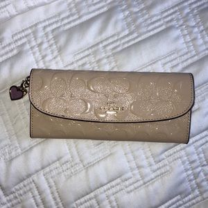 Coach clutch, never been used